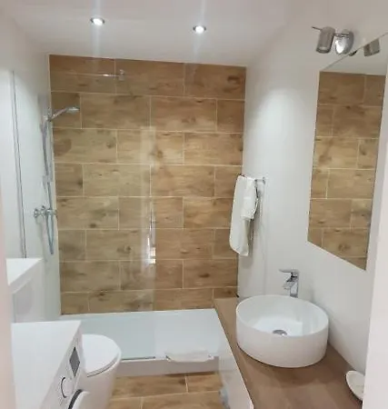 شقة Sloneczny Apartament Winogrady بوزنان
